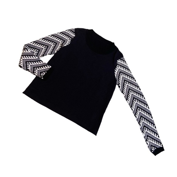 Nwot solana knits black & ecru sample Crew sweater Nordic print sleeves small - Picture 2 of 11